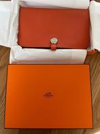 Portefeuille Hermès modèle Dogon, Bijoux, Sacs & Beauté, Porte-monnaie & Portefeuilles, Comme neuf, Cuir, Enlèvement, Orange