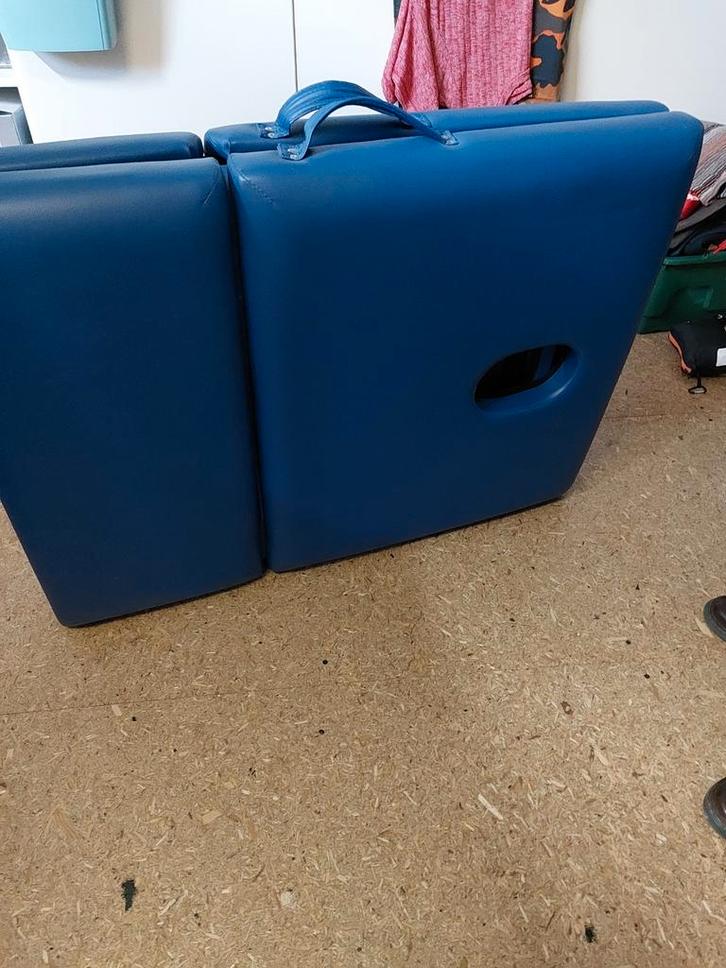 Opvouwbare massagetafel, Sport en Fitness, Massageproducten, Zo goed als nieuw, Massagetafel, Ophalen