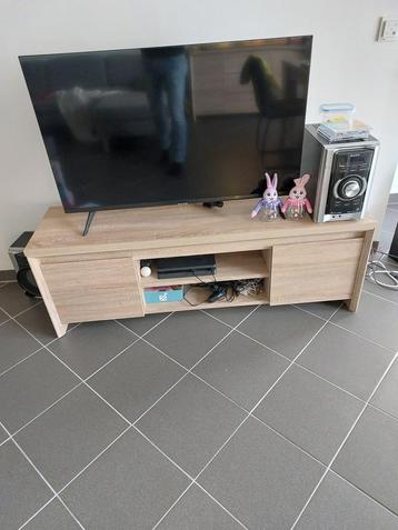 Tv meubel beschikbaar voor biedingen