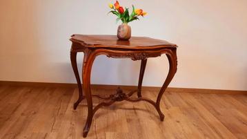 Antieke 19-eeuwse (circa 1870) bijzettafel.  beschikbaar voor biedingen