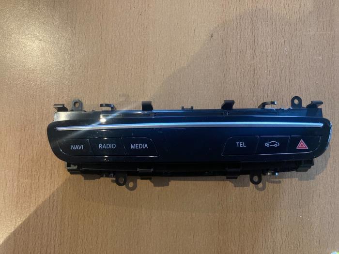 Panneau commande radio d'un Mercedes C-Klasse, Autos : Pièces & Accessoires, Tableau de bord & Interrupteurs, Mercedes-Benz, Utilisé