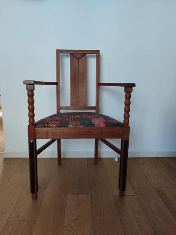 Art deco stoel beschikbaar voor biedingen