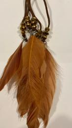 Bruine halsketting met veren, Handtassen en Accessoires, Kettingen, Ophalen of Verzenden, Zo goed als nieuw, Bruin, Met hanger