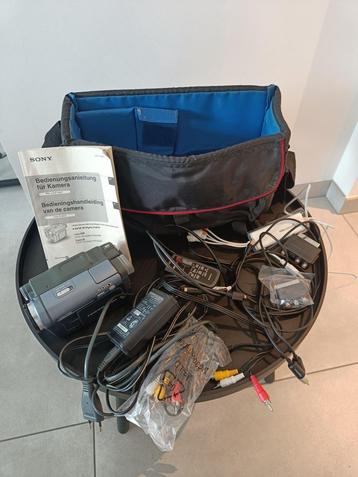 Sony CCD-TRV228E Video8 Hi8 + Convertisseur numérique Elgato, Enlèvement ou Envoi, 8 mm, Caméra