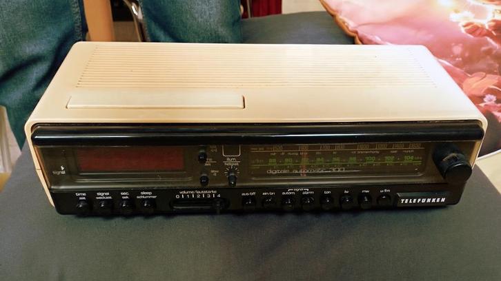 Design Hifi vintage Radio réveil Telefunken années 70, Audio, Tv en Foto, Radio's, Gebruikt, Radio, Ophalen