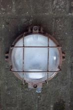 Antieke fabriekslamphouder, Ophalen