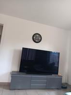 Tv meubel met schakelaar en priezen, Huis en Inrichting, Ophalen