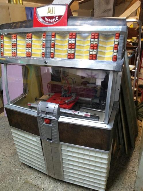 jukebox AMI-E  gezocht, Verzamelen, Automaten | Jukeboxen, Gebruikt, Ami, 1950 tot 1960, Ophalen of Verzenden