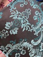 Rouleaux de tissus pour tenture, Enlèvement