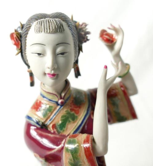 statue vintage en céramique de dame chinoise - Tuceen, Collections, Statues & Figurines, Comme neuf, Humain, Enlèvement ou Envoi