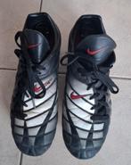 Vintage voetbalschoenen Nike maat 45,5 met noppen, Envoi, Utilisé, Chaussures
