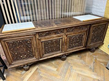dressoir beschikbaar voor biedingen