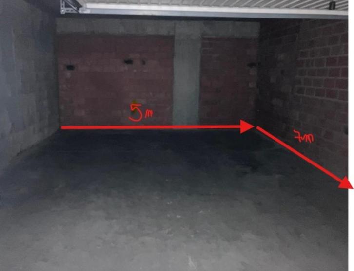 Te Koop Ruime Ondergrondse garage te Halle, Immo, Garages & Places de parking, Province du Brabant flamand