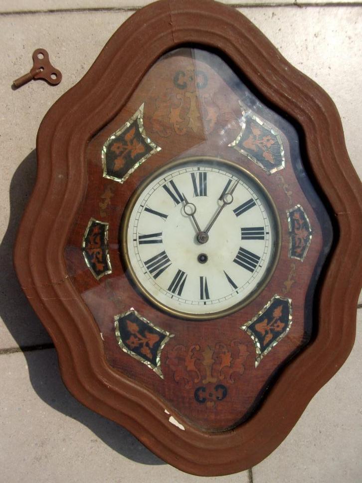 schot in de roos met parelmoer uit 1823, Antiek en Kunst, Antiek | Klokken, Ophalen of Verzenden