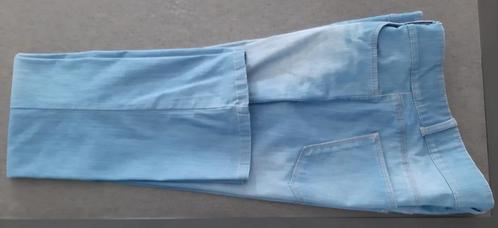 Te koop: NIEUW!! Mooie lichte jeans met brede pijpen, 42., Kleding | Dames, Spijkerbroeken en Jeans, Nieuw, W33 - W36 (confectie 42/44)