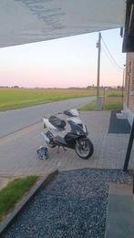 Aprilia sr 50, Fietsen en Brommers, Ophalen, Zo goed als nieuw