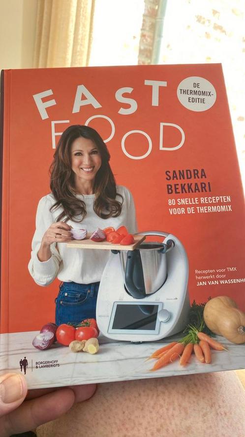 Boek fast food Sandra Bekkari ‘ thermomix editie’, Boeken, Gezondheid, Dieet en Voeding, Nieuw, Ophalen