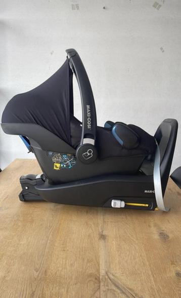 Maxi cosi + family fix one i-size beschikbaar voor biedingen