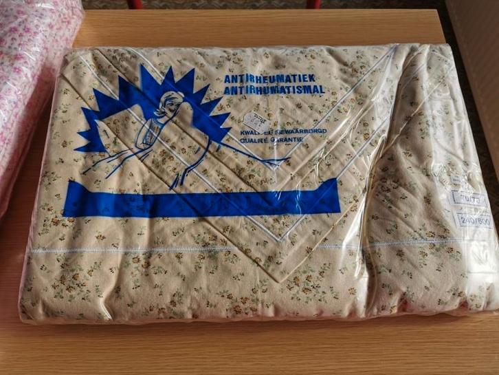 2 PP laken - nieuw - geel - antirheumatiek 240X300 cm, Maison & Meubles, Chambre à coucher | Linge de lit, Neuf, Autres types