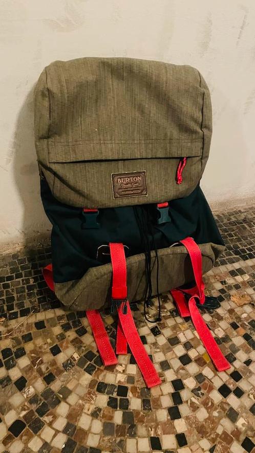 Burton Backpack – ruim & stijlvol, Handtassen en Accessoires, Tassen | Reistassen en Weekendtassen, Zo goed als nieuw, Ophalen