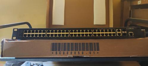 De Luxul 52-poorts Gigabit PoE+ L2/L3 Managed Switch, Computers en Software, Servers, Zo goed als nieuw, Ophalen