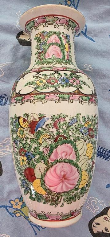 Porseleinen Vaas  beschikbaar voor biedingen