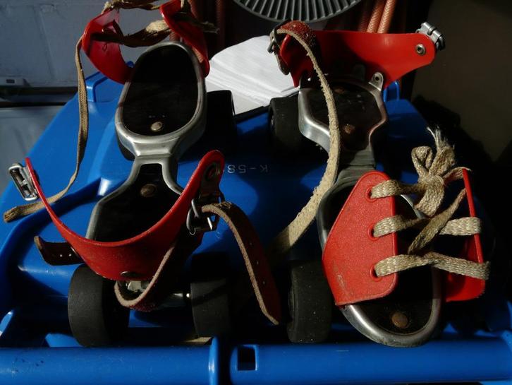 vintage rolschaatsen op 2 x 4 wieltjes, Antiek en Kunst, Curiosa en Brocante, Ophalen