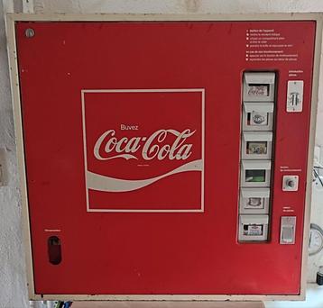 Distributeur de boissons coca cola