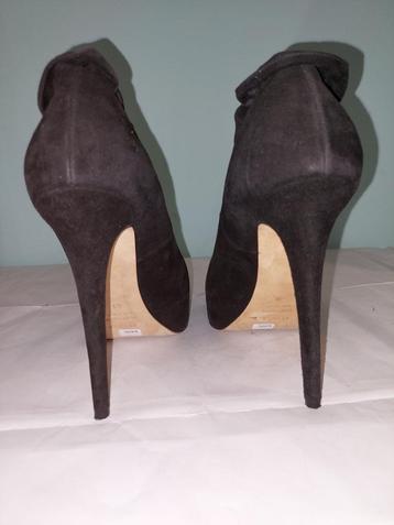 649C* LE SILLA prachtige zwarte leren pumps (40) beschikbaar voor biedingen