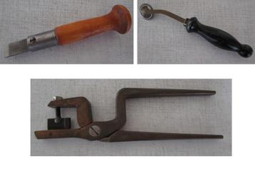 Antieke toebehoren voor naailiefhebbers, kleermakers ... beschikbaar voor biedingen