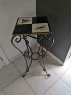 Table d'appoint en fer forgé   avec ceramique, Maison & Meubles, Tables | Tables d'appoint, Comme neuf, Métal ou Aluminium, 60 cm ou plus