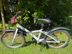 Vélo pour enfant Btwin 300, blanc et rose, avec garde-boue, Enlèvement, Btwin, Utilisé