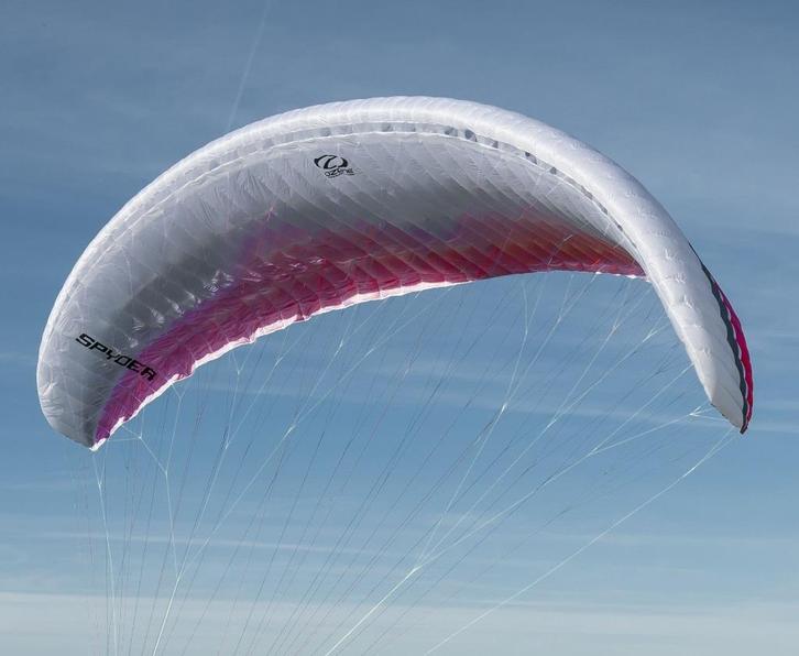 Ozone Spyder 24 uit 2018 – slechts 17 vlieguren!, Sport en Fitness, Zweefvliegen en Paragliding, Zo goed als nieuw, Scherm, Ophalen