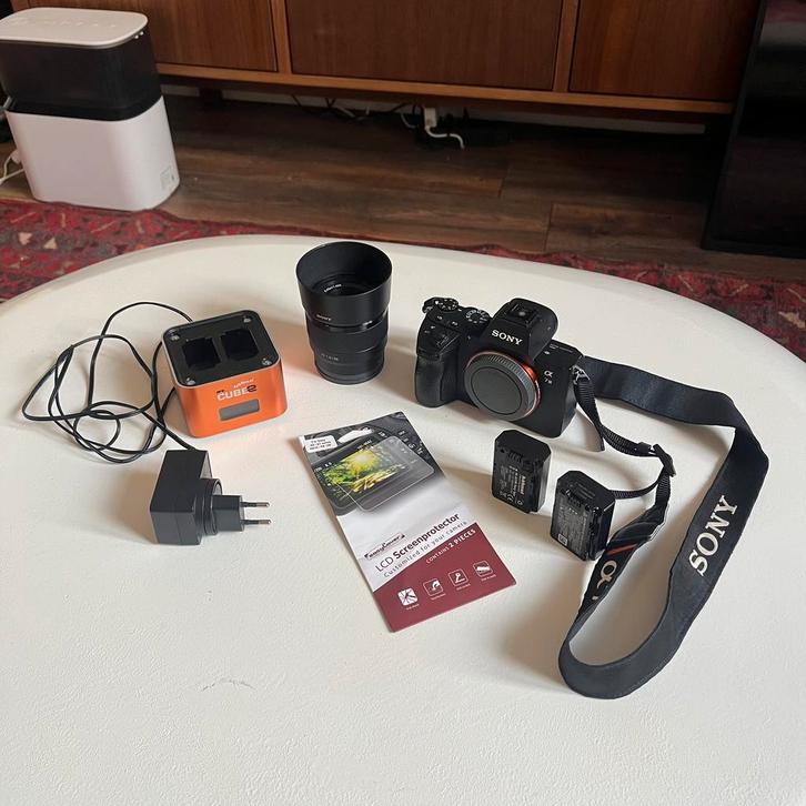 Sony A7iii + Sony FE 50mm 1.8 + extra batterij + Pro Cube 2, Audio, Tv en Foto, Fotocamera's Digitaal, Zo goed als nieuw, Sony