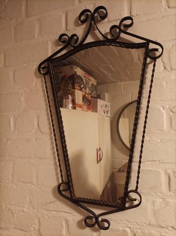 Miroir vintage avec support en métal