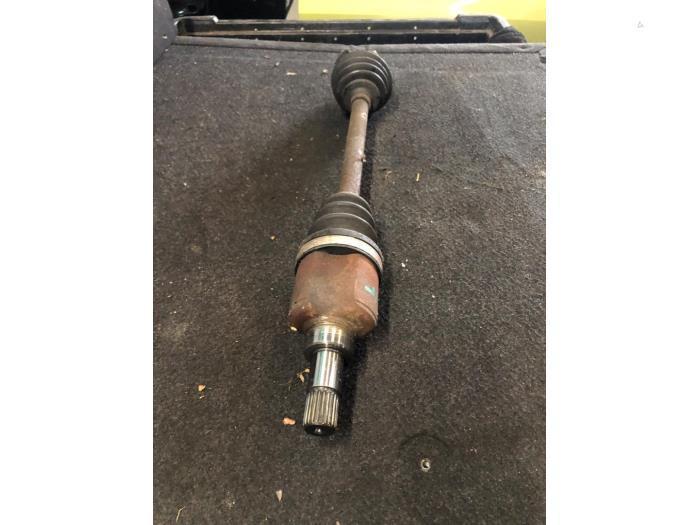 Aandrijfas links-voor van een Peugeot 207, Auto-onderdelen, Remmen en Aandrijving, Peugeot, Gebruikt, 3 maanden garantie, Ophalen of Verzenden