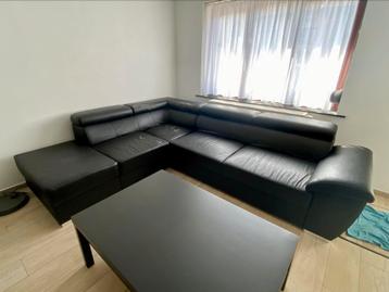Divan d’angle en simili cuir noir (griffé par chat) beschikbaar voor biedingen