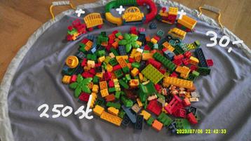 Duplo auto's, bouwblokken, treinbrug, politie, bouwplaten beschikbaar voor biedingen