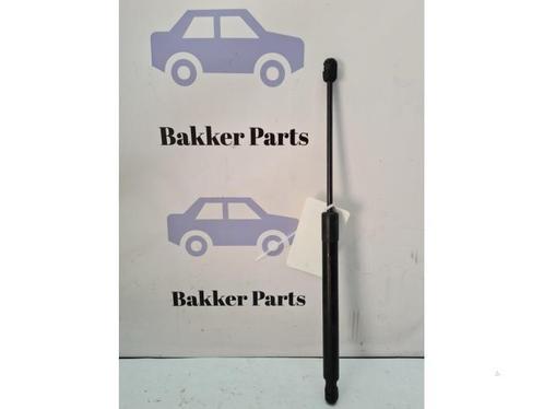 Gasdemper rechts-achter van een Volkswagen Golf, Auto-onderdelen, Carrosserie, Volkswagen, Gebruikt, 3 maanden garantie