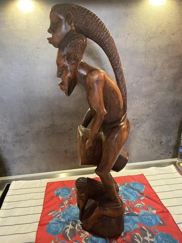 uniek beeld van de Tabwa cultuur Drc Congo in 3 personages beschikbaar voor biedingen