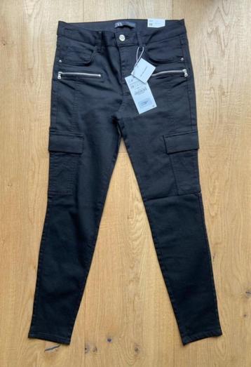 Pantalon Zara noir Taille 38 Neuf avec étiquette beschikbaar voor biedingen