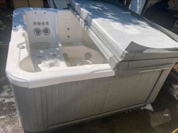 Jacuzzi 6 personen nog in top staat, Tuin en Terras, Ophalen, Zo goed als nieuw