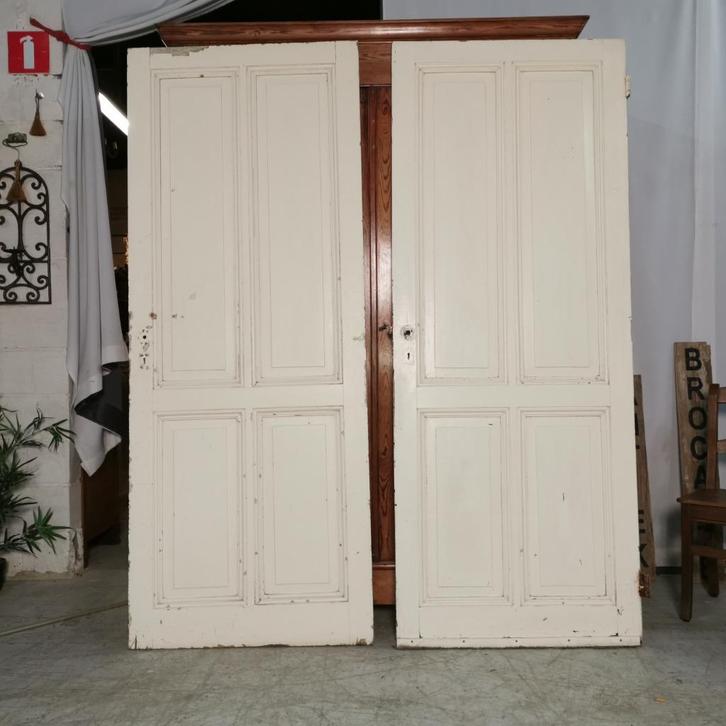 Paire de portes de presbytère anciennes en pin L 85 H 216, Antiquités & Art, Curiosités & Brocante, Enlèvement