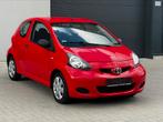 Toyota aygo//80,000km//gekeurd voor verkoop//2010bouwjaar, Auto's, Voorwielaandrijving, 4 zetels, 50 kW, Zwart