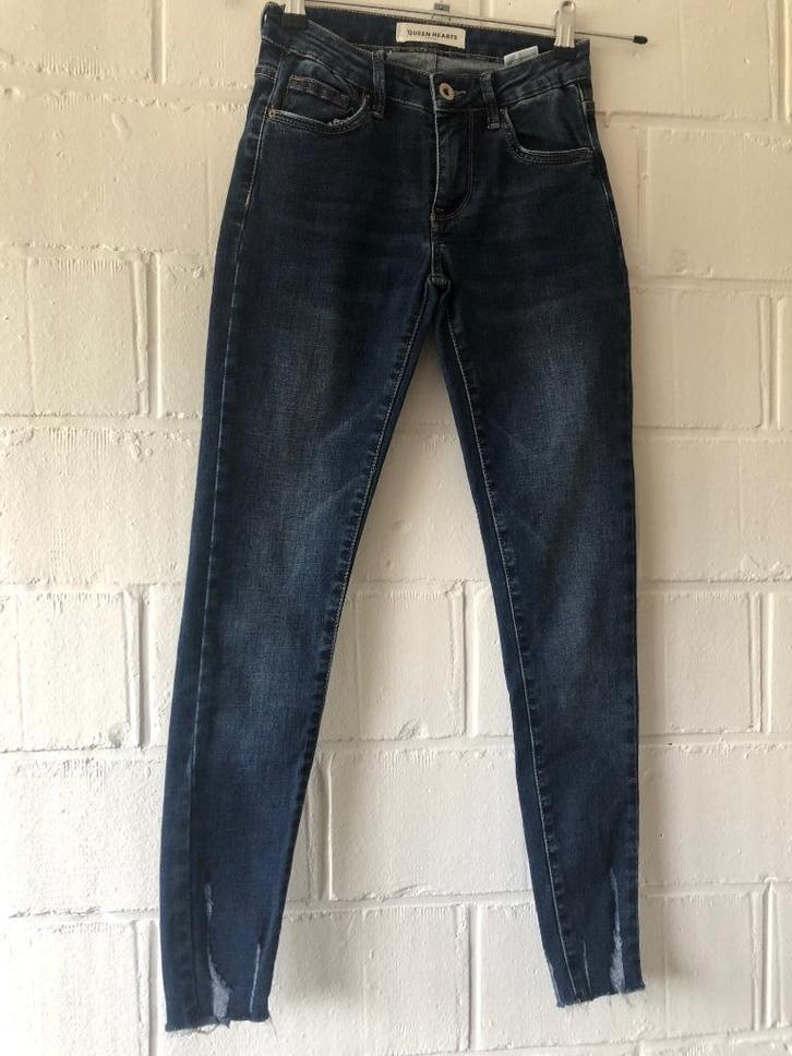 4 nieuwe Damesbroeken maat 34 XS, skinny, 5 euro per stuk, Vêtements | Femmes, Culottes & Pantalons, Neuf, Taille 34 (XS) ou plus petite