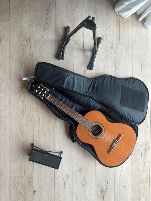 Klassieke gitaar met toebehoren, Muziek en Instrumenten, Snaarinstrumenten | Gitaren | Akoestisch, Gebruikt, Klassieke of Spaanse gitaar