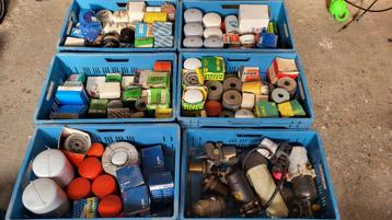 Partij brandstoffilters, oliefilters en behuizingen beschikbaar voor biedingen
