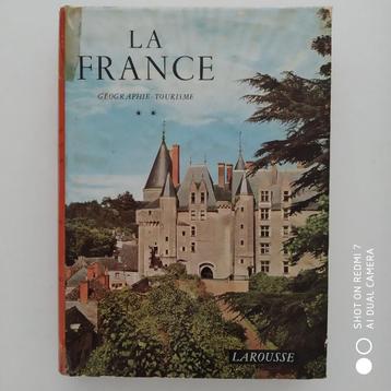 La France en deux volumes T2 (Larousse) 1952. disponible aux enchères