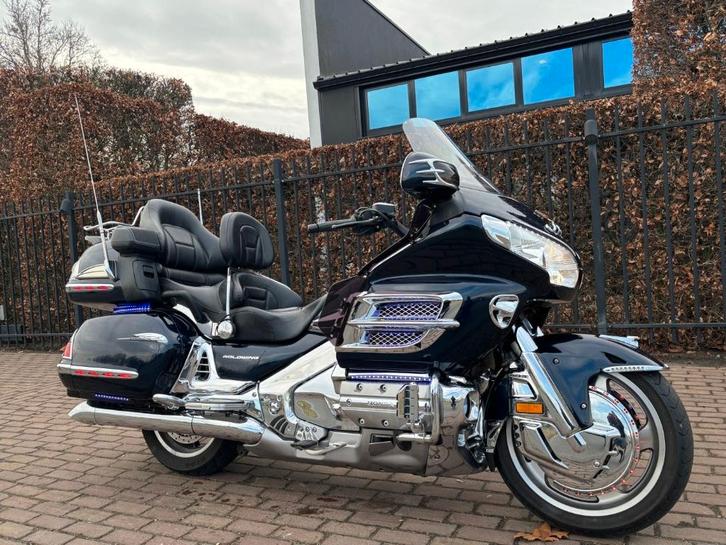 Honda Goldwing 1800 'full chroom/verlichting', Motoren, Motoren | Honda, Bedrijf, Toermotor, meer dan 35 kW, Motorrijbewijs A