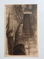 Carte postale Bouillon. Intérieur du château. Escaliers, Collections, Cartes postales | Belgique, 1920 à 1940, Non affranchie